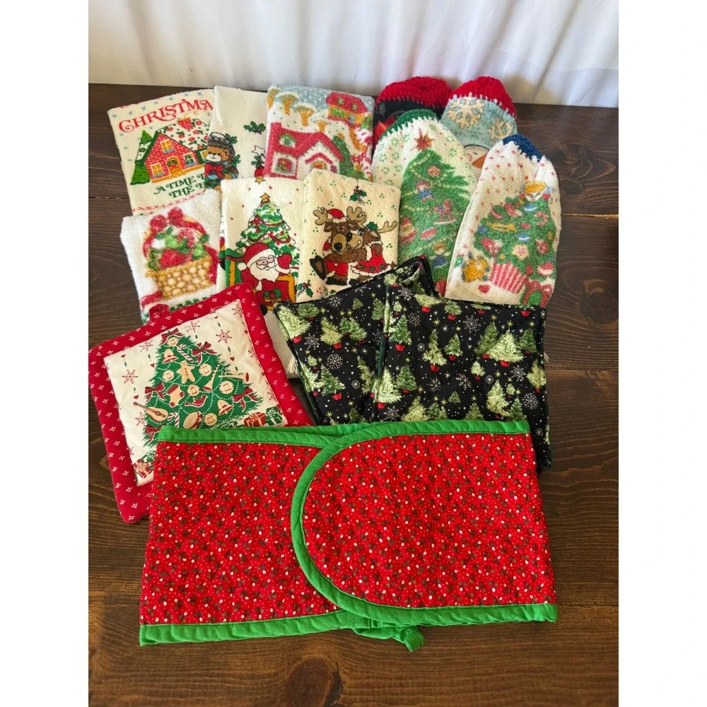 Vintage Christmas Kitchen Towel Pot Holder Set 14oc Santa Snowman Hanging Towels